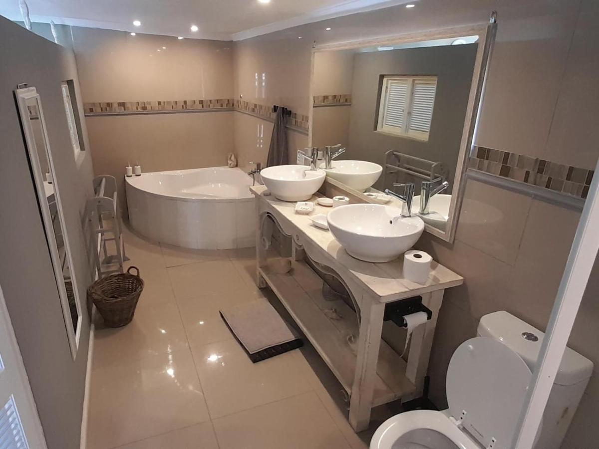Azure House Hotell Knysna Exteriör bild